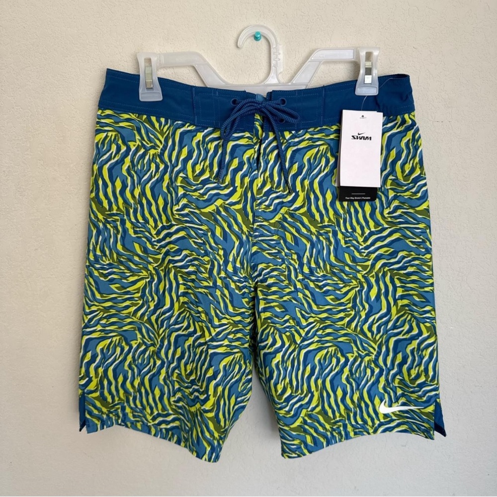 Nike Swim Volley Board Shorts Trunks Mens Size 30/M. NWT